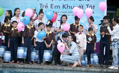 Zahlreiche Hilfsaktionen für Menschen mit Behinderung und Agent-Orange-Opfer Vietnams - ảnh 1